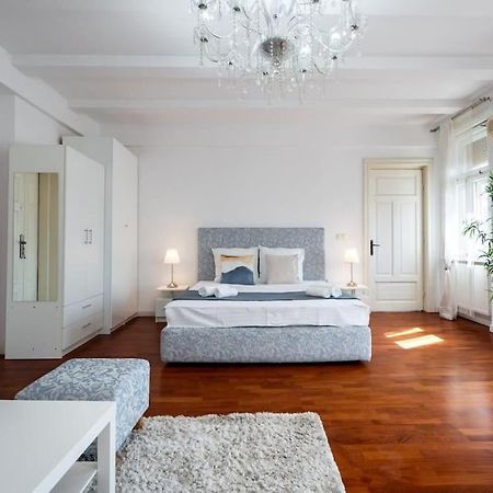 Mozzafiato By The River Studio Bucarest Extérieur photo