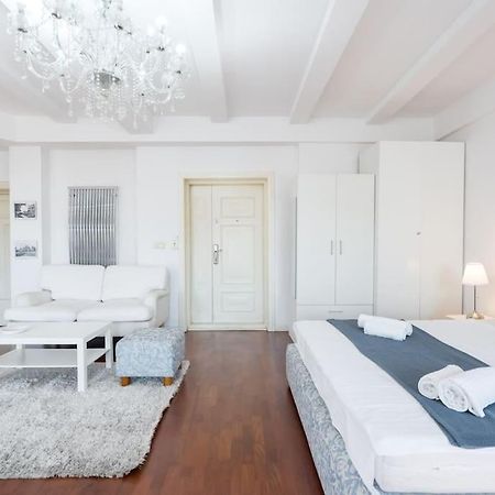 Mozzafiato By The River Studio Bucarest Extérieur photo