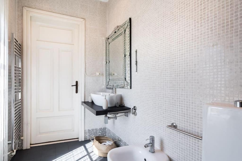 Mozzafiato By The River Studio Bucarest Extérieur photo