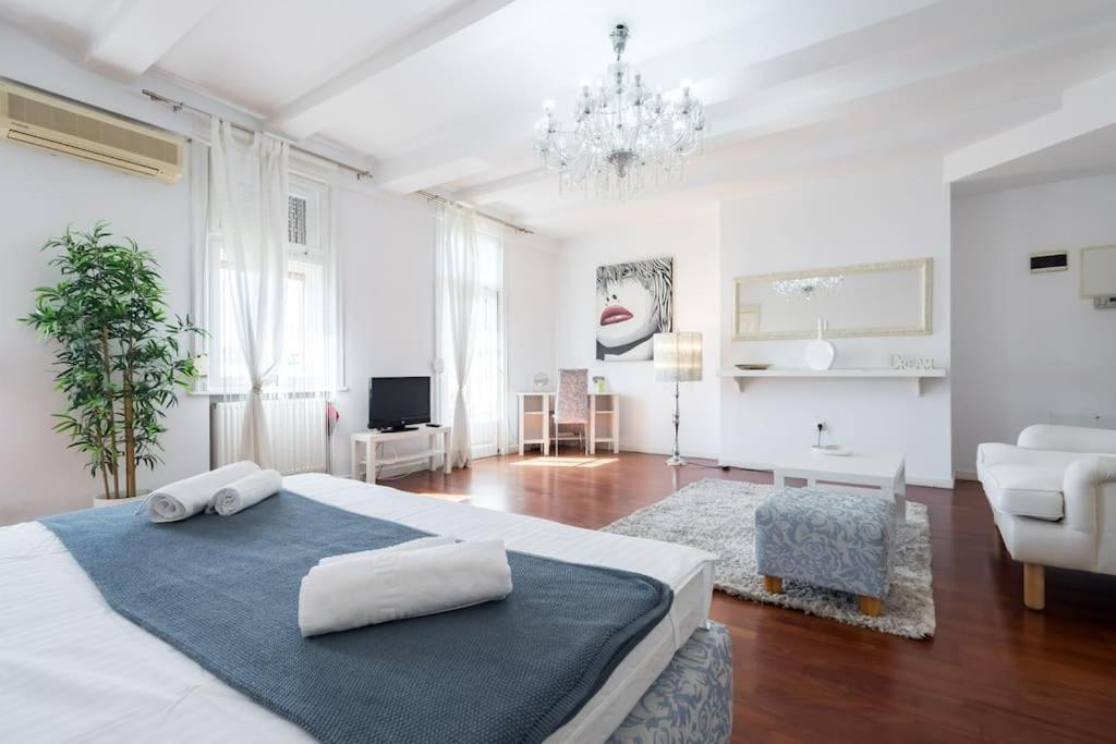 Mozzafiato By The River Studio Bucarest Extérieur photo