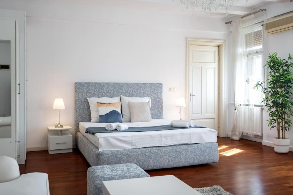 Mozzafiato By The River Studio Bucarest Extérieur photo