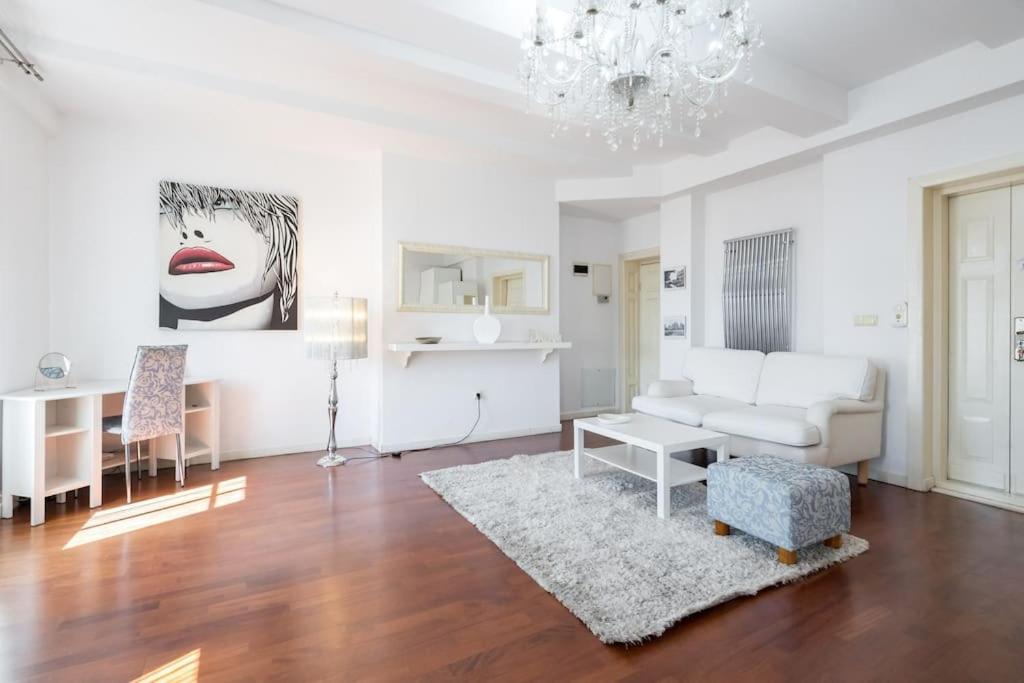 Mozzafiato By The River Studio Bucarest Extérieur photo