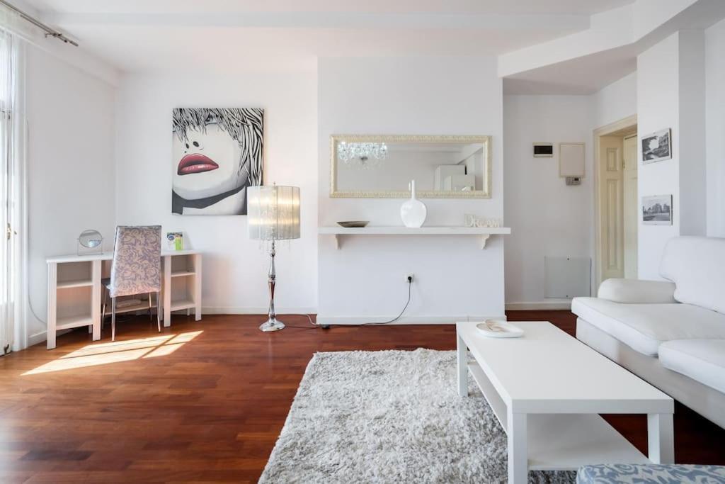 Mozzafiato By The River Studio Bucarest Extérieur photo